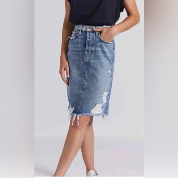 NWT CURRENT/ELLIOTT Branwen Destroy Distressed Denim Skirt, Size 29 - Picture 1 of 10